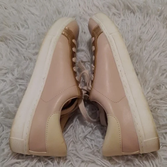 UNIVERSAL Thread Shoes - Picture 3 of 6